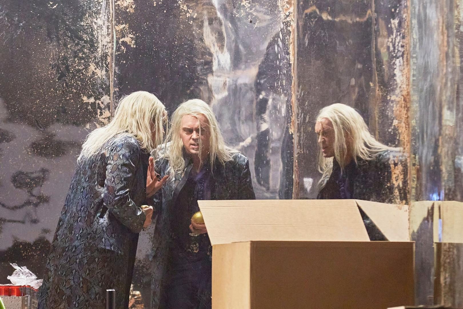 Stage still i